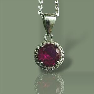 Elegant 925 Silver and Ruby Garnet Pendant Necklace